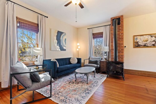 The Nininger Apt-Walk to DT, King Bd, Dog friendly