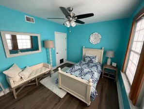 2 عدّة غرف نوم ومكواة/لوح كي وواي فاي وملاءات أسرّة