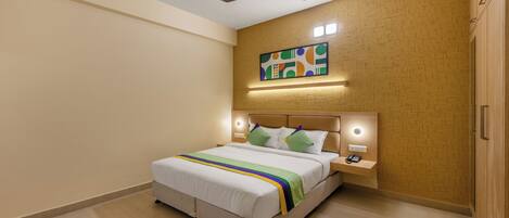 Habitación estándar | Caja fuerte, escritorio, ropa de cama