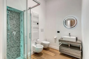 Hårføner og håndklær