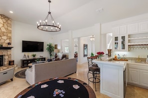 Smart TV, fireplace, foosball, books - Secluded Estate 55 Acres-Pool-Spa-Game Room-Poker Table 5BR 4BA 4 Miles to DT DS (Dripping Springs)