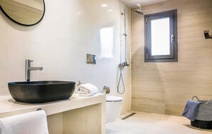 Dusche, HandtĂŒcher, Toilettenpapier