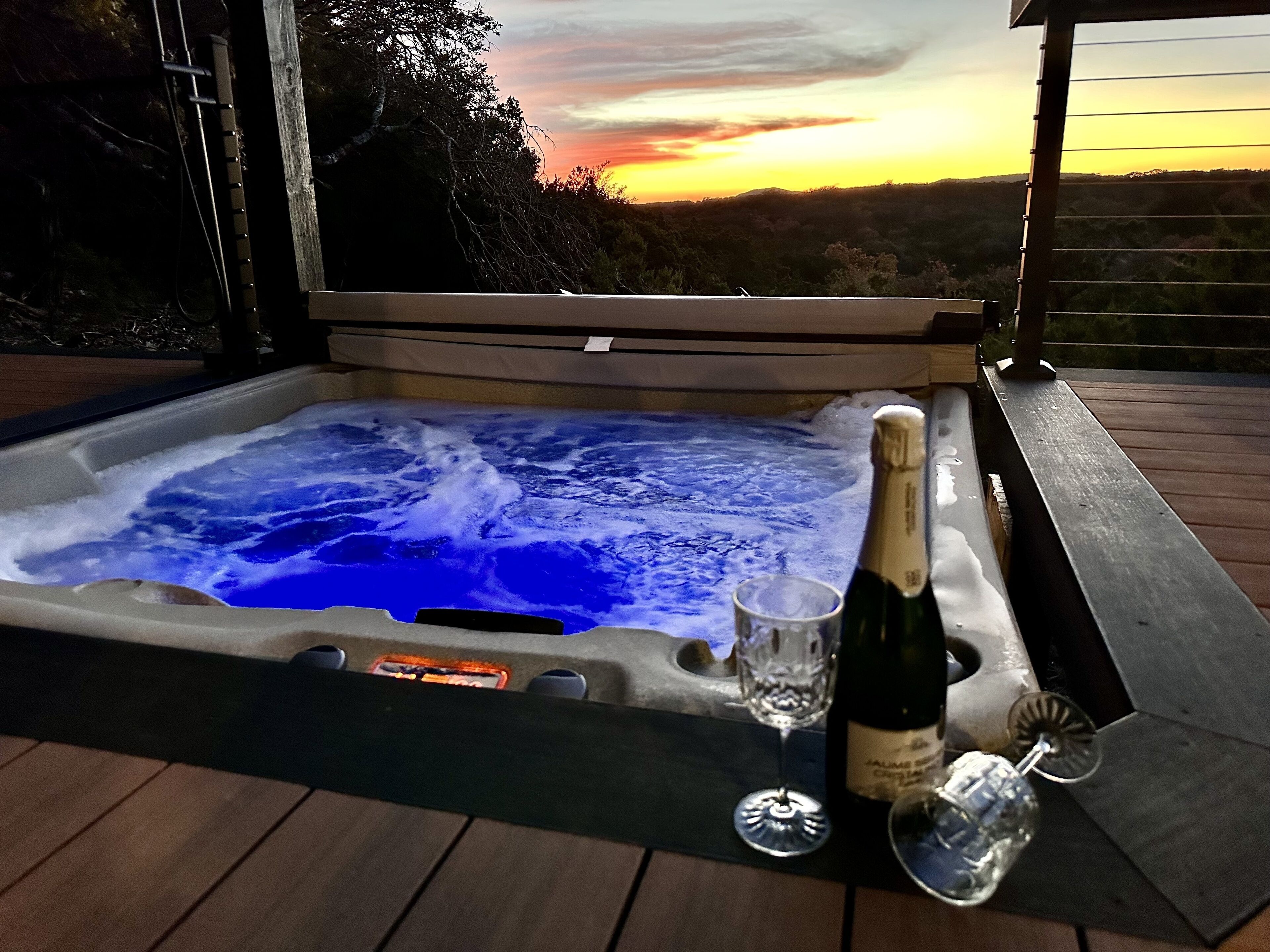 Outdoor spa tub