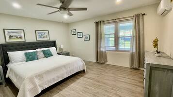 2 Schlafzimmer, Schreibtisch, Bügeleisen/Bügelbrett, kostenloses WLAN