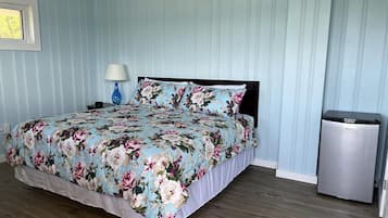 King Room Lake View | 3 bedrooms, bed sheets