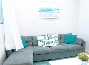 Basic Villa | Living area | Flat-screen TV - EXCLUSIVE Apartment in Nasau Bahamas (Nassau)