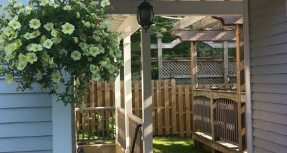 North Hill Section Home; walk to UVMMC & UVM, Chabad, downtown, lake.