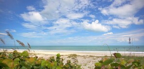 Liegestühle, Strandtücher