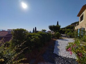 Property grounds - Villa floor with private garden- 75m2 (Fréjus)