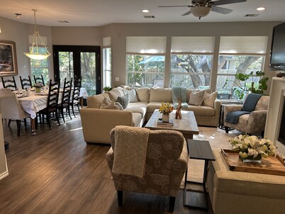 FULLY REMODELED-BEST LOCATION IN AUSTIN Pet Friendly-Gateway to the Hill Country