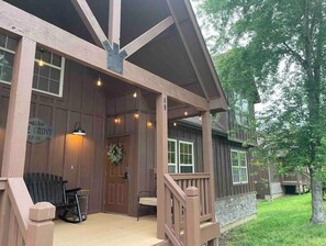 Exterior - Pine Grove Cabin Side B (Branson West)
