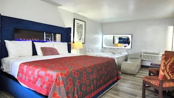 Jacuzzi Suite King Room | Brankas, meja kerja, setrika/meja setrika, dan Wi-Fi gratis