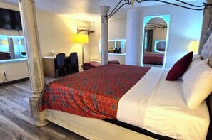 Elite King Room | Una cassaforte in camera, una scrivania, ferro/asse da stiro