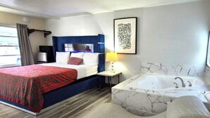 Jacuzzi Suite King Room