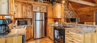 Newton Creek Cabin | 3 Bed, 1 Bath with garage