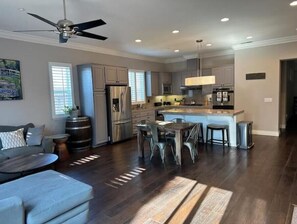 Interior - Wine country home in Livermore (Livermore)