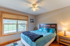 3 chambres, lit de bébé portatif, Wi-Fi, literie fournie