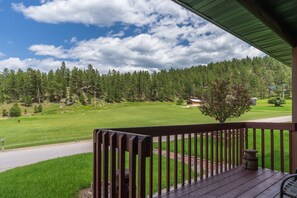 Property grounds - Park Creek Place | 3 Bed, 2 Bath (Hill City)
