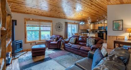 Park Creek Place | 3 Bed, 2 Bath