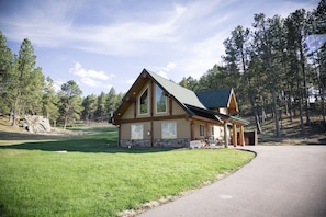 Exterior - Outlaw Inn | 3 Bed, 2 Bath (Rapid City)