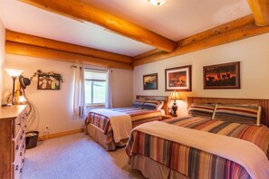 3 bedrooms, WiFi, bed sheets - Outlaw Inn | 3 Bed, 2 Bath (Rapid City)