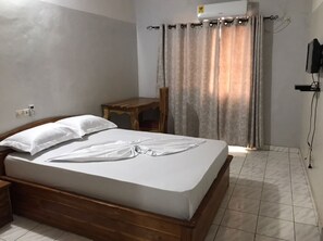 10 chambres, Wi-Fi, draps fournis