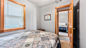 3 bedrooms, WiFi, bed sheets - "The Waters Edge" at Darling Shores (Alexandria)