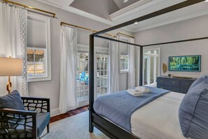 1 Schlafzimmer, Schreibtisch, Bügeleisen/Bügelbrett, Reisekinderbett