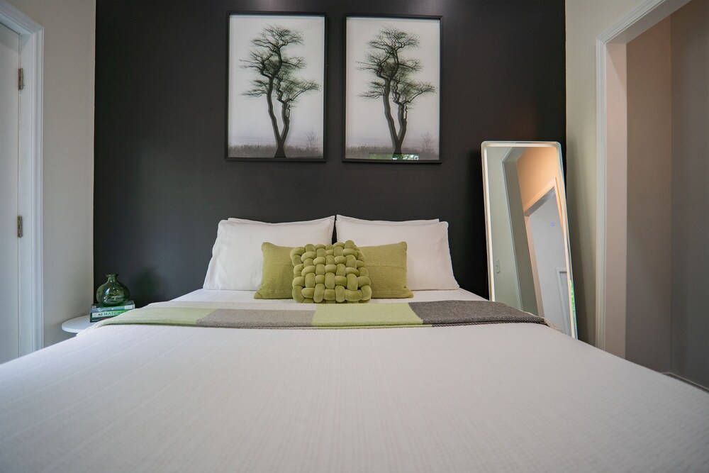 Secluded, Unique, Modern Mountain Home Near River and Blue Ridge