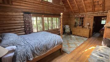 8 bedrooms, iron/ironing board, WiFi, bed sheets