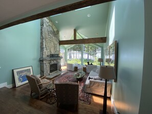 暖炉、書斎 / ワークスペース