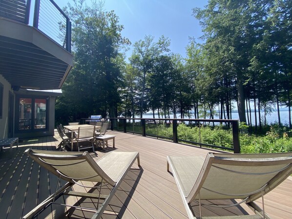 屋外ダイニングエリア