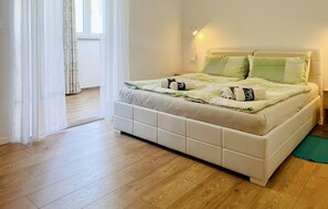 2 soverom, strykejern/-brett, reiseseng for barn og wi-fi (inkludert)