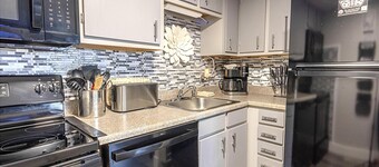 SC 5109: Powder Peak Escape | Cozy Nights & Warm Fireplace