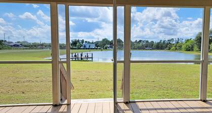 Charming and peaceful country home on 5 acres. Welcome to paradise!