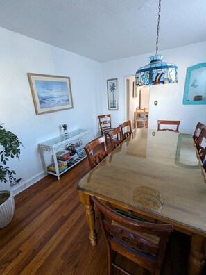Dining - FAMILY FRIENDLY, CLOSE TO BEACH AND SUNSET LAKE, 3 BEDROOMS, 1.5 BATHS, SLEEPS10 (Wildwood Crest)