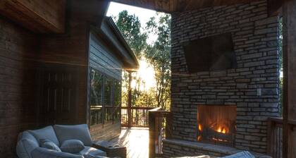 Fun group? Fun Cabin near Robbers Cave State Park! Sleeps 14!