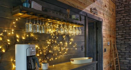 Fun group? Fun Cabin near Robbers Cave State Park! Sleeps 14!