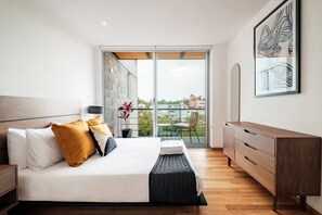 2 habitaciones, escritorio, tabla de planchar con plancha y wifi gratis