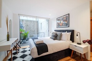 2 Schlafzimmer, Schreibtisch, Bügeleisen/Bügelbrett, kostenloses WLAN