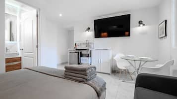 1 bedroom, desk, iron/ironing board, free WiFi