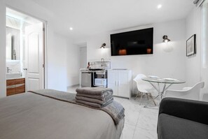 1 Schlafzimmer, Schreibtisch, Bügeleisen/Bügelbrett, kostenloses WLAN