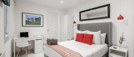 1 dormitorio, escritorio, tabla de planchar con plancha y wifi gratis