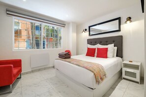 1 quarto, escrivaninha, ferros/tábuas de passar roupa, Wi-Fi de cortesia