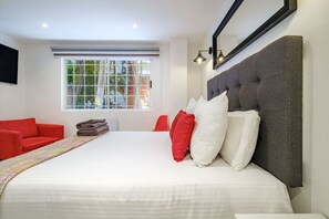 1 habitación, escritorio, tabla de planchar con plancha y wifi gratis