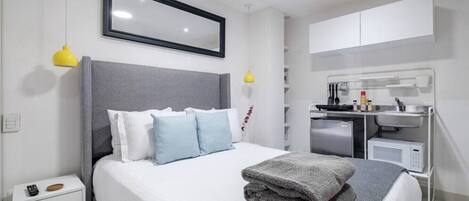 1 chambre, bureau, fer et planche à repasser, Wi-Fi gratuit