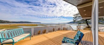 Oasis By The Sea