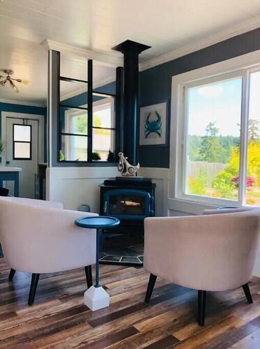 Beautiful Oceanview Retreat 2 Bedroom Home