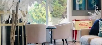 Beautiful Oceanview Retreat 2 Bedroom Home