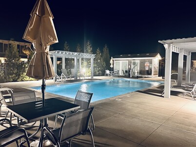 *New*OceansideCondo PetsOK Pool GameRoom No Stairs